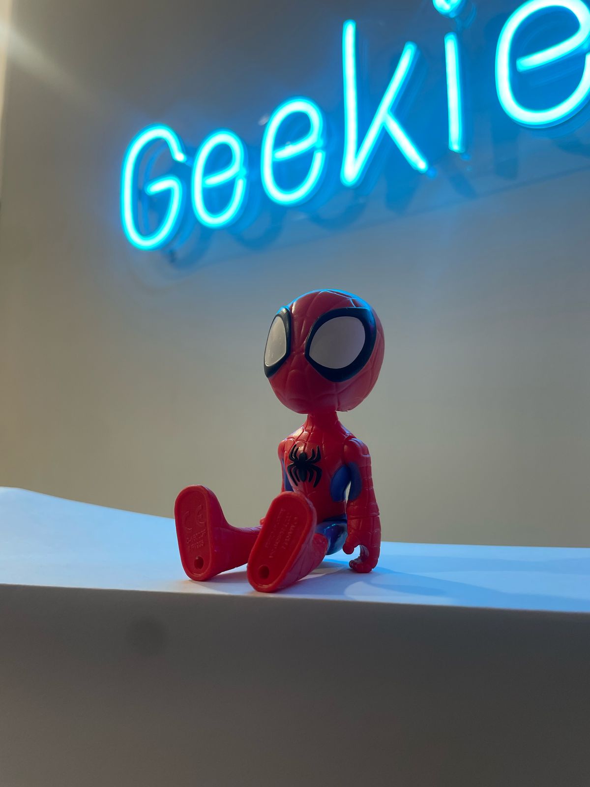 .Geekienda -minifigura 10 cm spiderman hasbro - Marvel programas infantiles