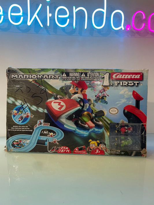 .Geekienda - pista Mario kart carrera 1 first  -  Mario kart  ( carros tipo hotwheels)