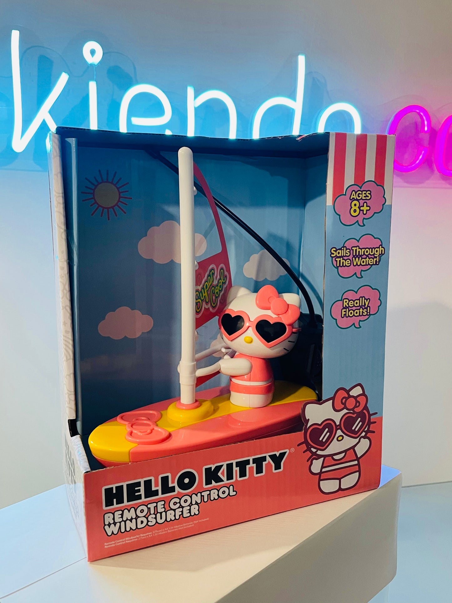 .Geekienda - kitty surfeando a control remoto - hello kitty programas infantiles